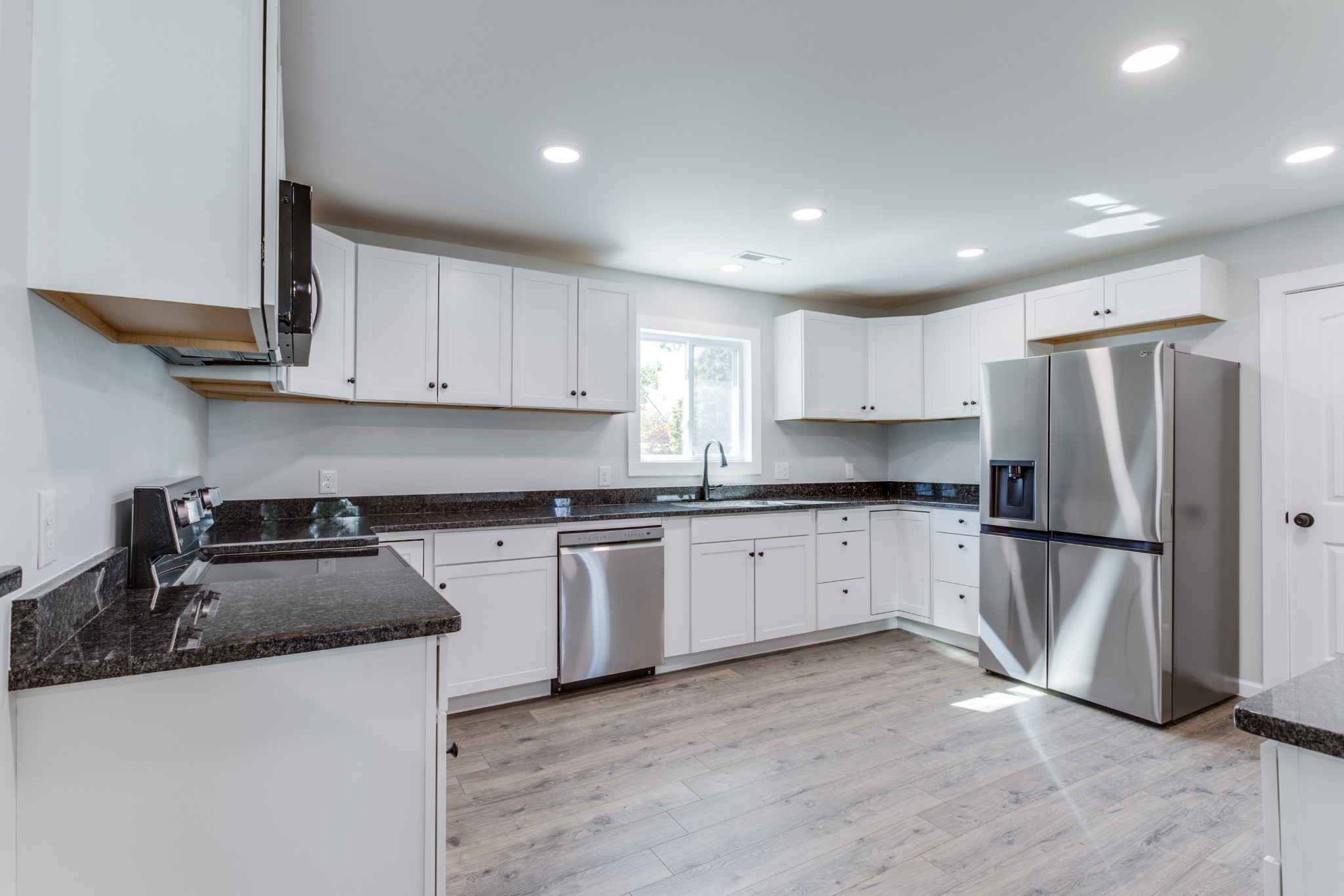 401 3rd Avenue North Decherd, TN 37324 - Photo 23 of 52