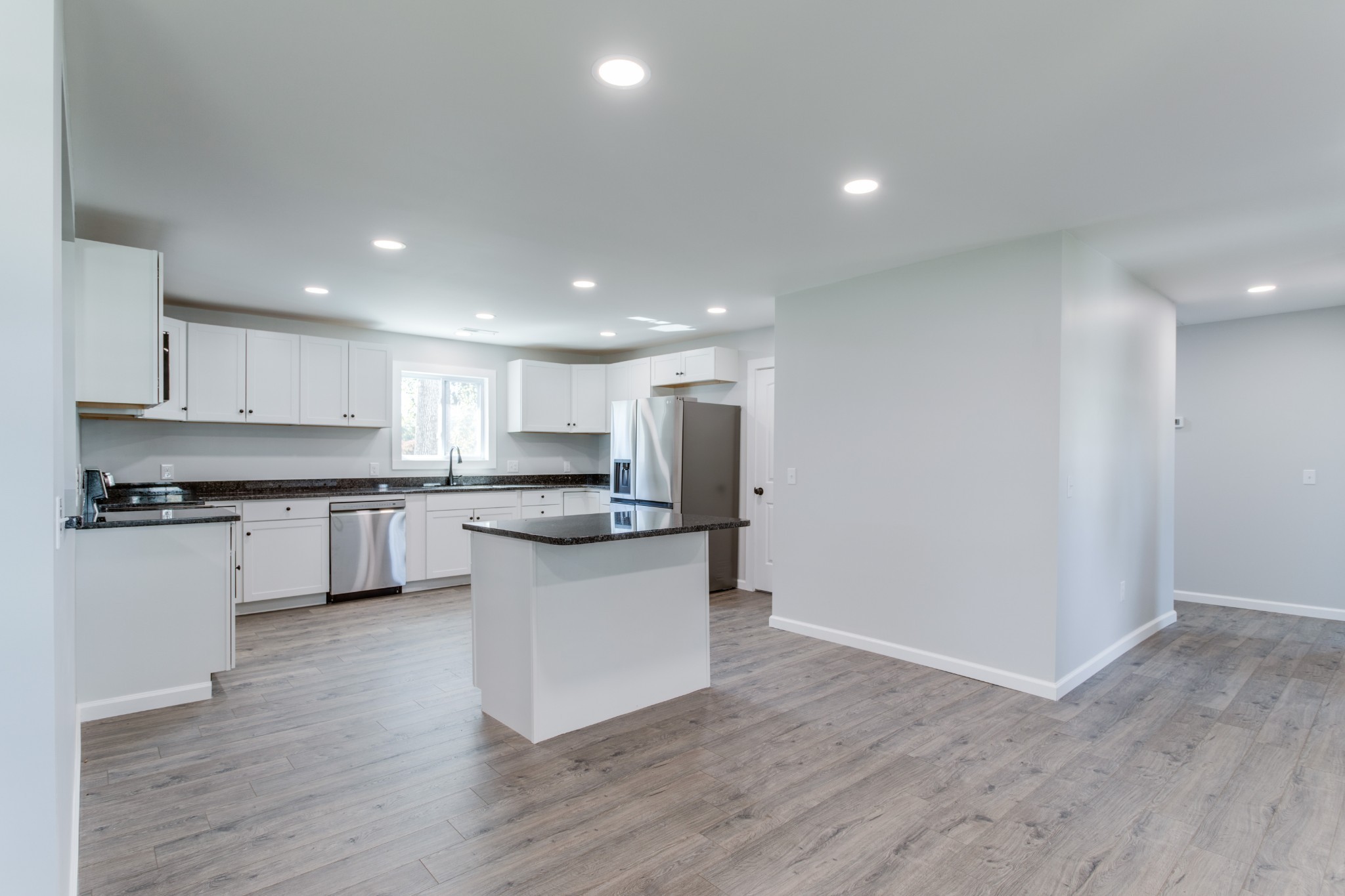 401 3rd Avenue North Decherd, TN 37324 - Photo 25 of 52