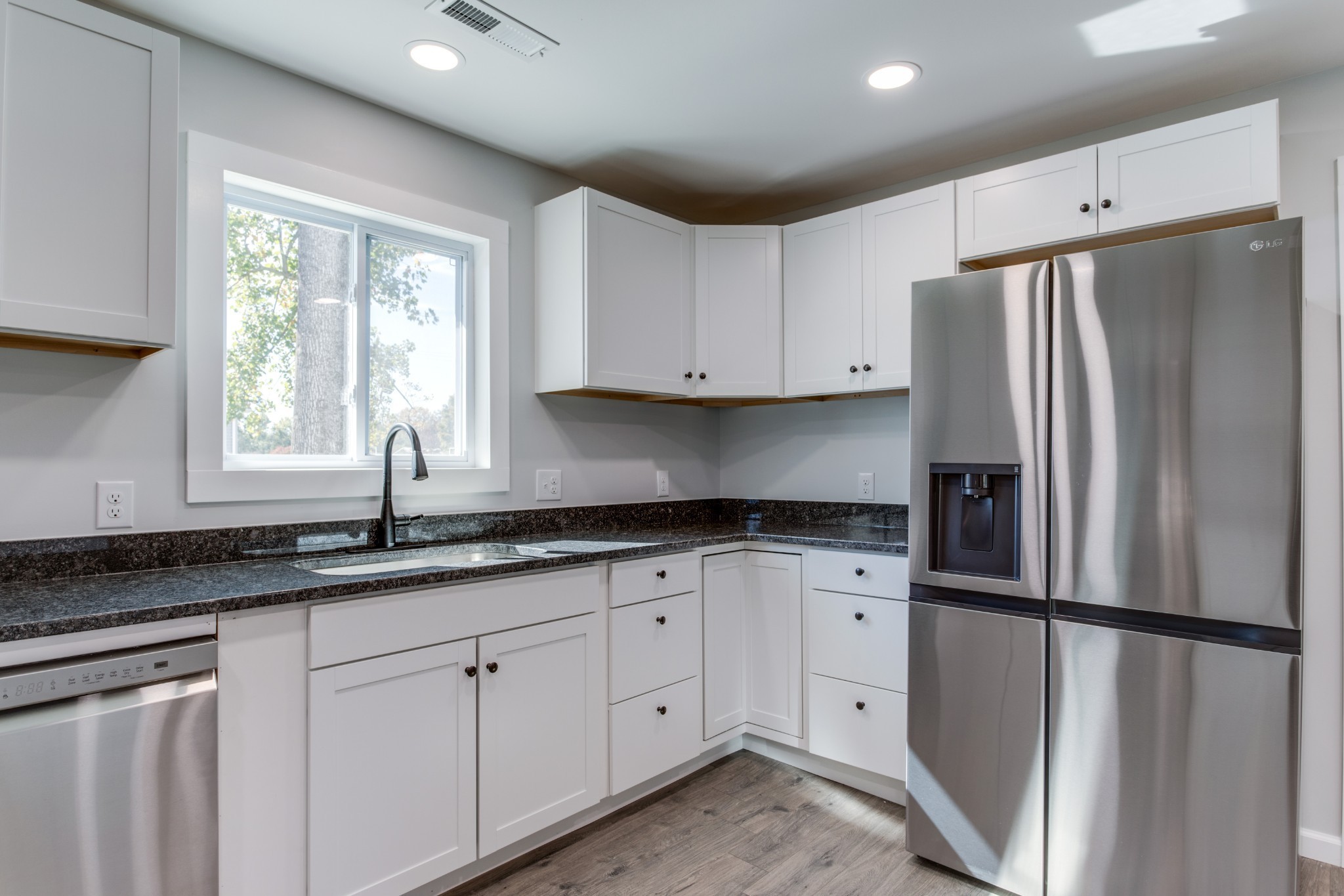 401 3rd Avenue North Decherd, TN 37324 - Photo 26 of 52