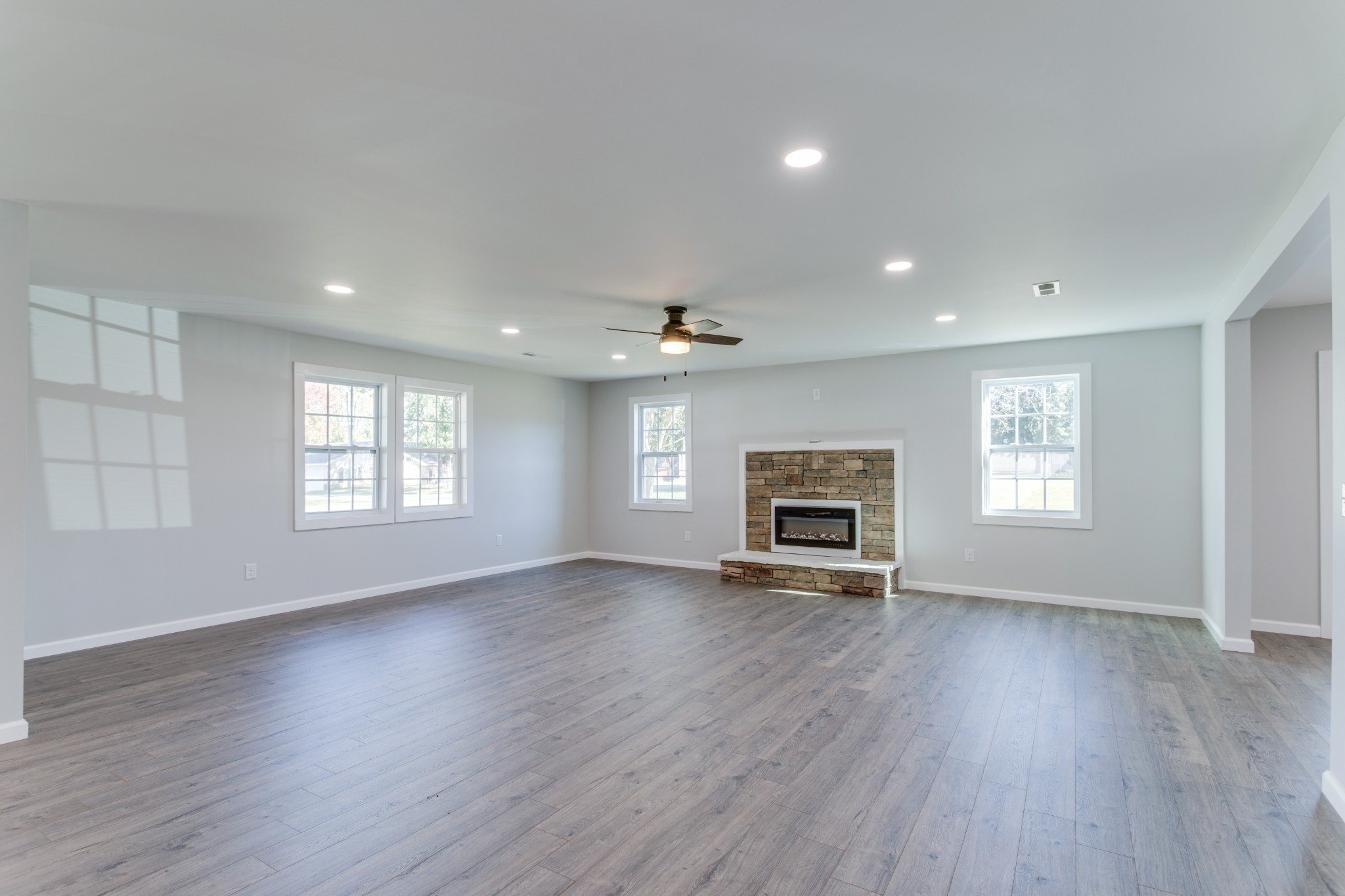 401 3rd Avenue North Decherd, TN 37324 - Photo 34 of 52