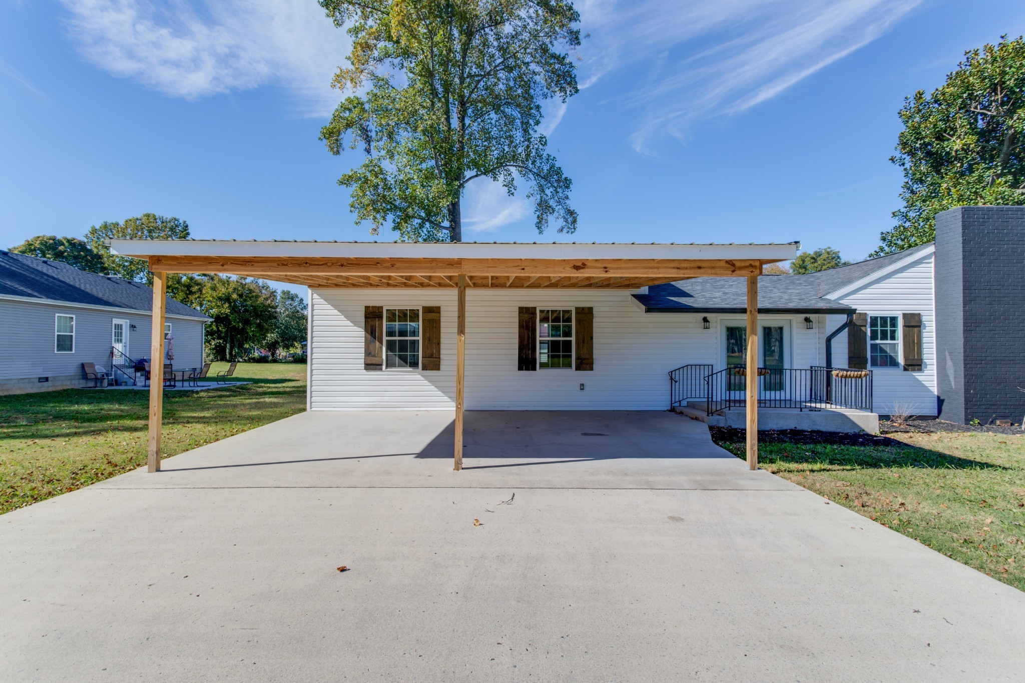 401 3rd Avenue North Decherd, TN 37324 - Photo 4 of 52