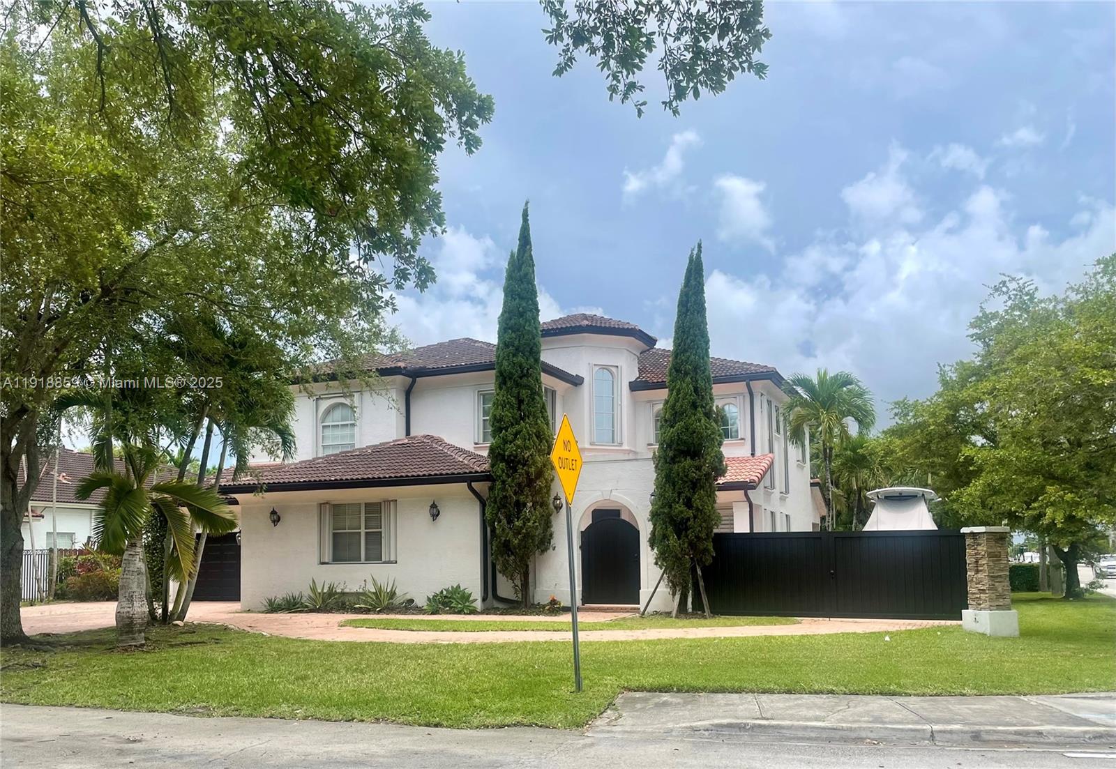 7202 Southwest 123rd Place Miami, FL 33183 - Photo 1 of 42