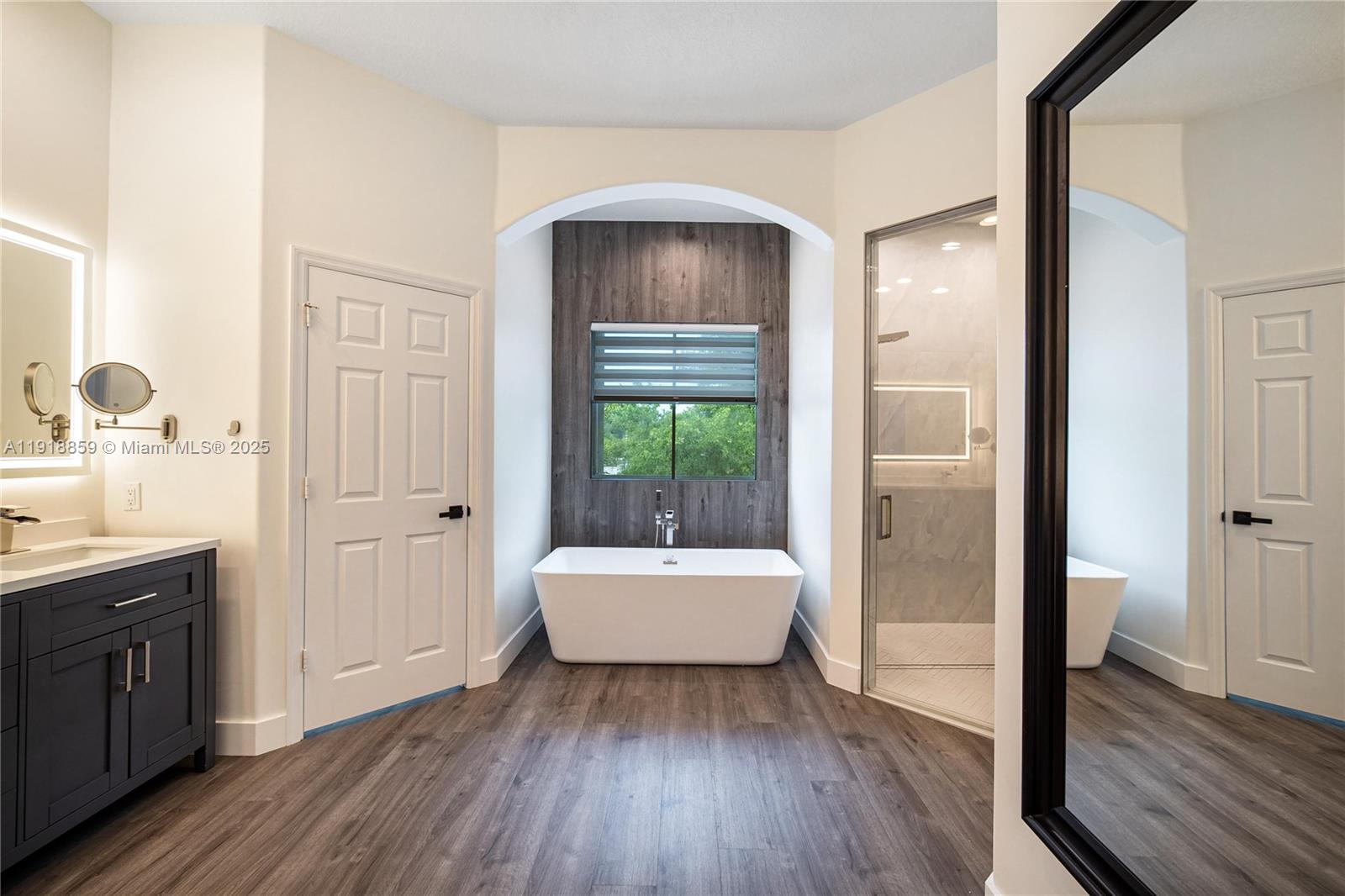 7202 Southwest 123rd Place Miami, FL 33183 - Photo 37 of 42 OTHER PRIMARY BATH