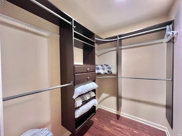 $390,000 | 712 Maple Lane, Newburgh, IN 47630