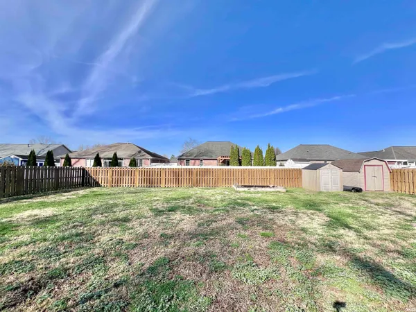 $390,000 | 712 Maple Lane, Newburgh, IN 47630