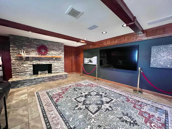 $390,000 | 712 Maple Lane, Newburgh, IN 47630