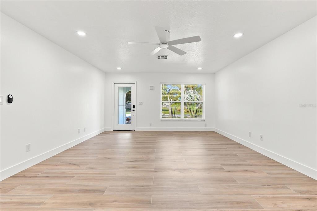 2881 Poppy Road Venice, FL 34293 - Photo 12 of 24 Gallery Image 12