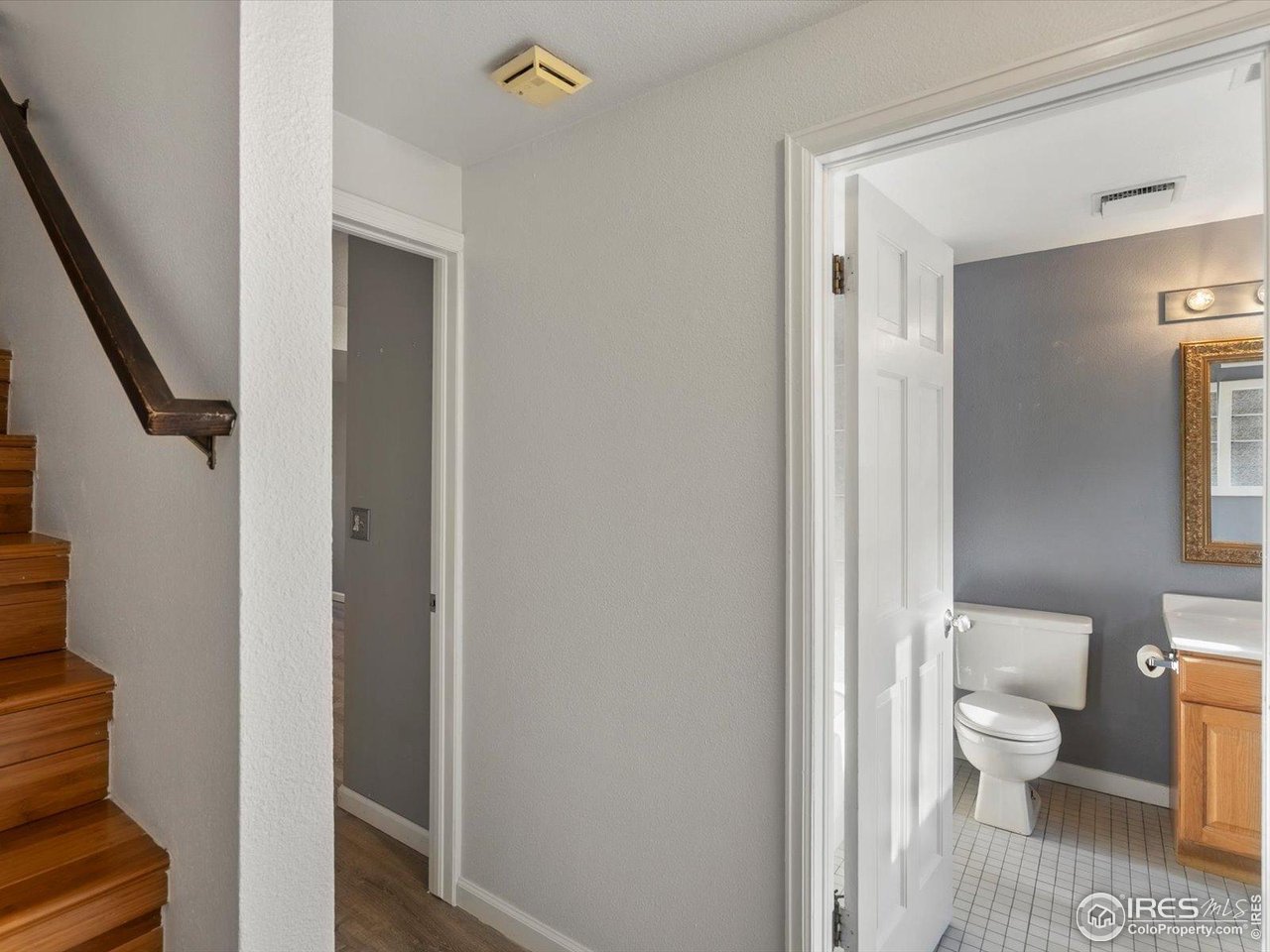 3345 Hickok Place Boulder, CO 80301 - Photo 24 of 34 a bathroom with a toilet and a shower