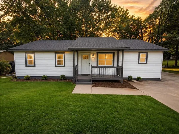 $369,500 | 1565 Rock Springs Road, Buford, GA 30519