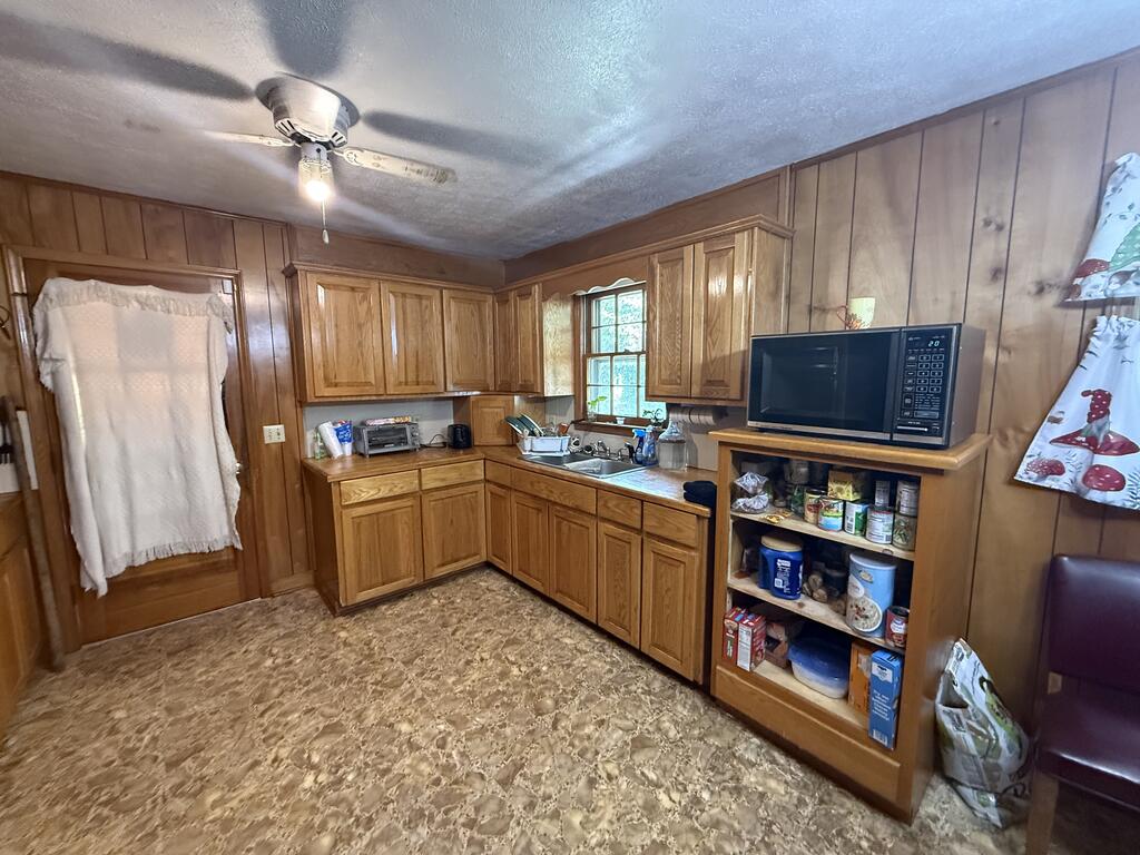 917 McGhee Road Woodlawn, VA 24381 - Photo 10 of 23 Gallery Image 10