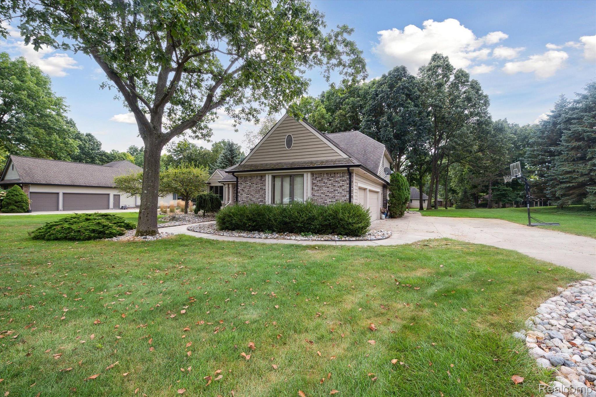 10881 Ridge View Trail Fenton, MI 48430 - Photo 3 of 45 Gallery Image 3