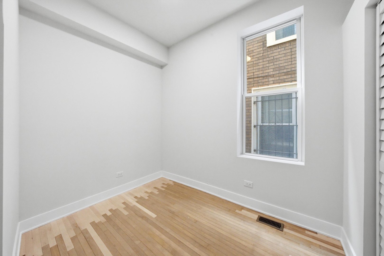 2145 West 18th Place, Unit 1F Chicago, IL 60608 - Photo 6 of 7