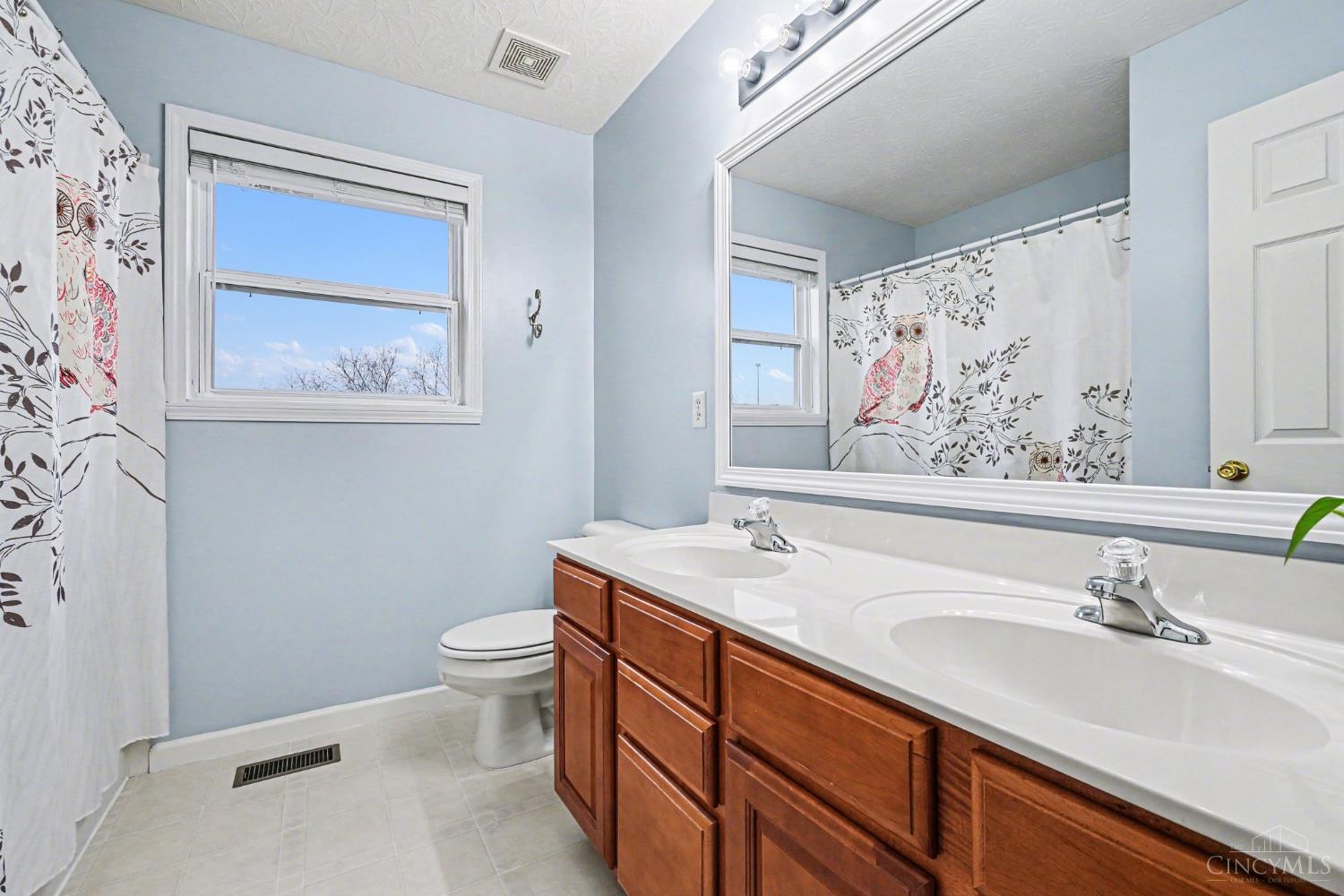 4989 Springleaf Drive Hamilton, OH 45011 - Photo 14 of 33 Gallery Image 14