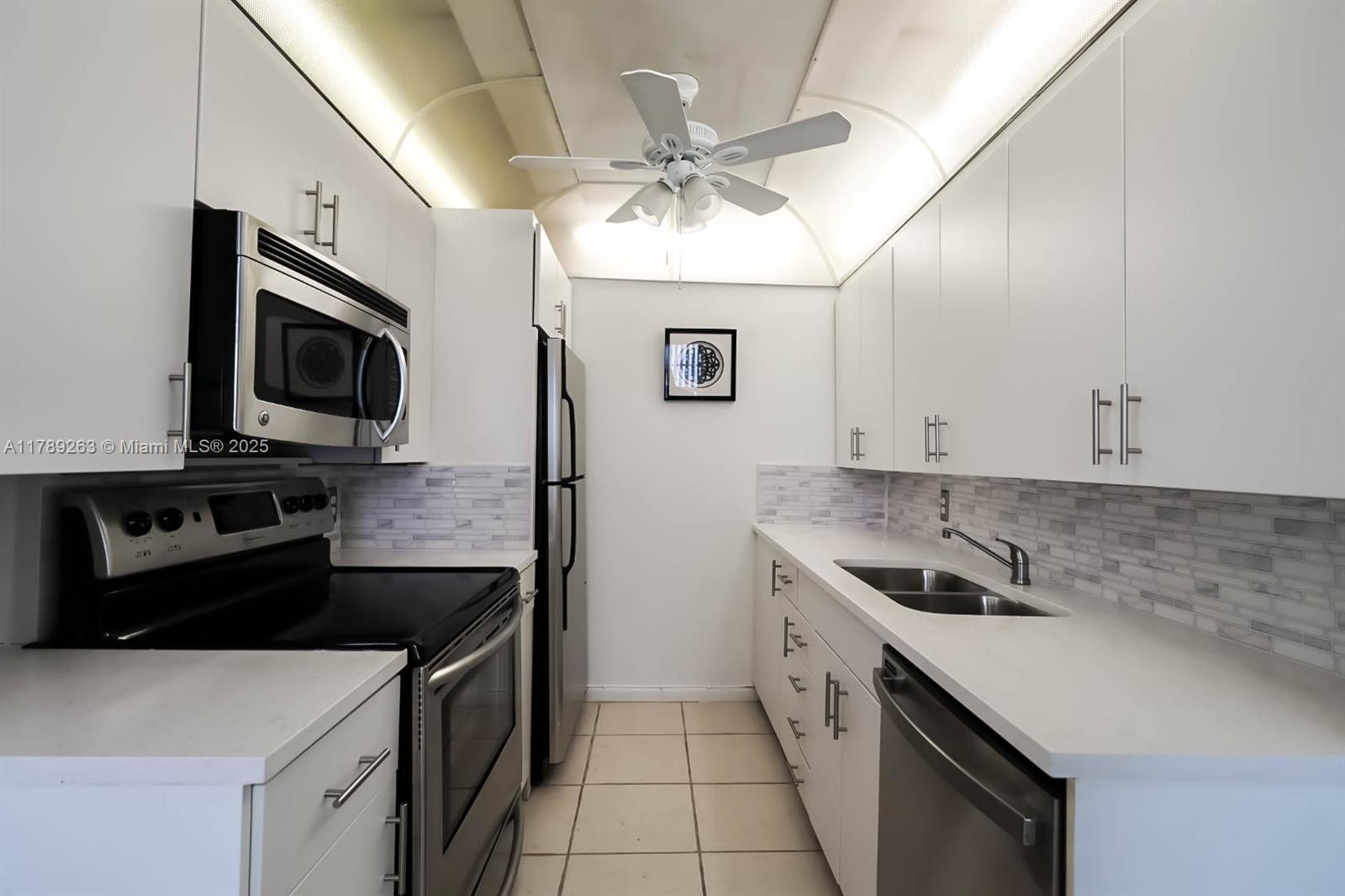 3035 Exeter, Unit 3035 Boca Raton, FL 33434 - Photo 2 of 35