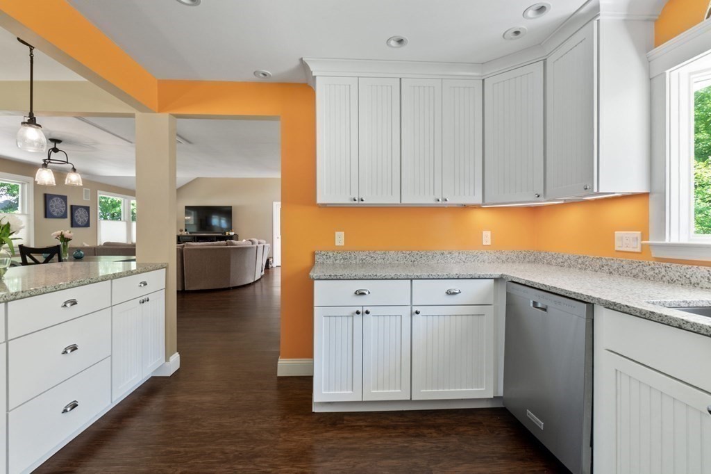 13 Cherry Road Beverly, MA 01915 - Photo 7 of 33 Gallery Image 7