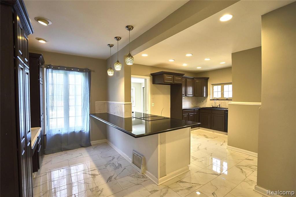 1430 Devonshire Road Grosse Pointe Park, MI 48230 - Photo 21 of 85