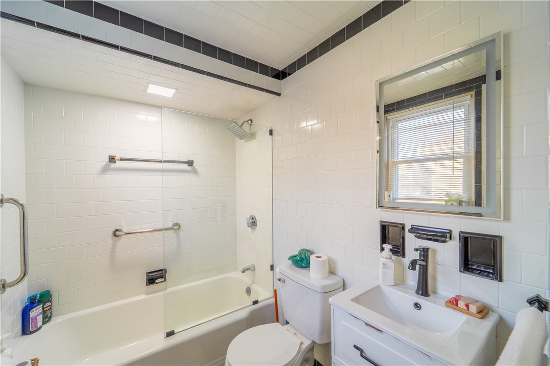 133 Chaplin Street Pawtucket, RI 02861 - Photo 11 of 23 1st floor bath