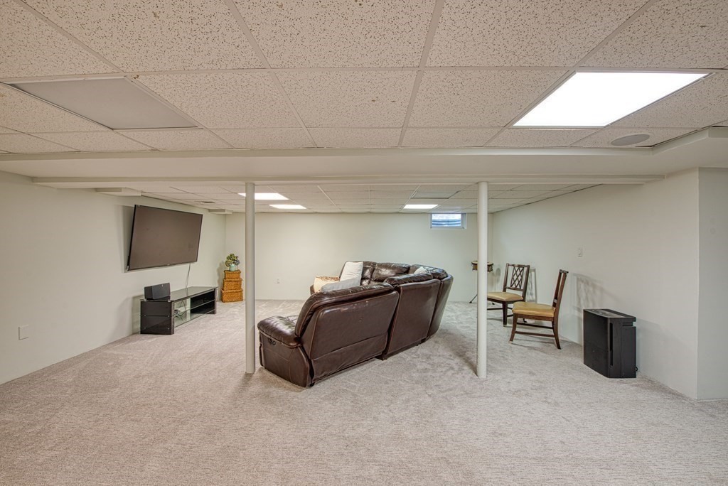 27 Manns Hill Road Sharon, MA 02067 - Photo 25 of 34 Gallery Image 25