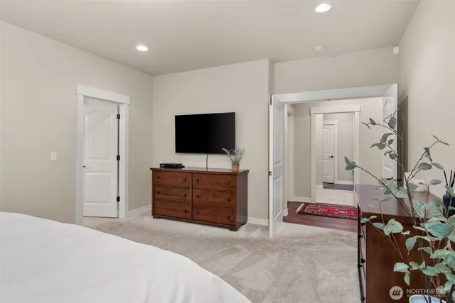 $940,000 | 6102 49th Trail Northwest, Olympia, WA 98502