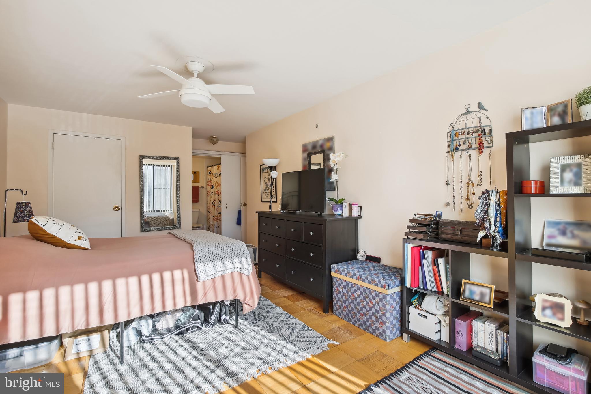 2501 Calvert Street Northwest, Unit 404 Washington, DC 20008 - Photo 28 of 35 Gallery Image 28