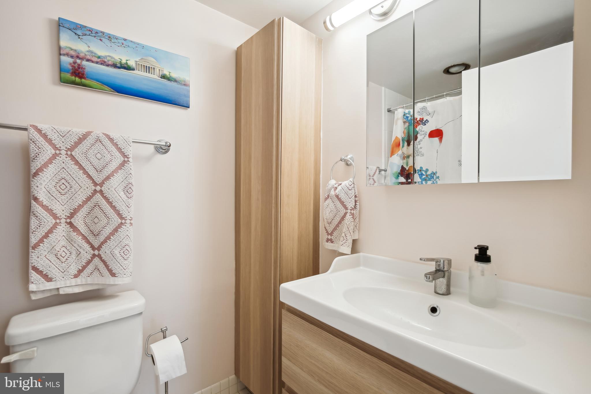 2501 Calvert Street Northwest, Unit 404 Washington, DC 20008 - Photo 29 of 35 Gallery Image 29