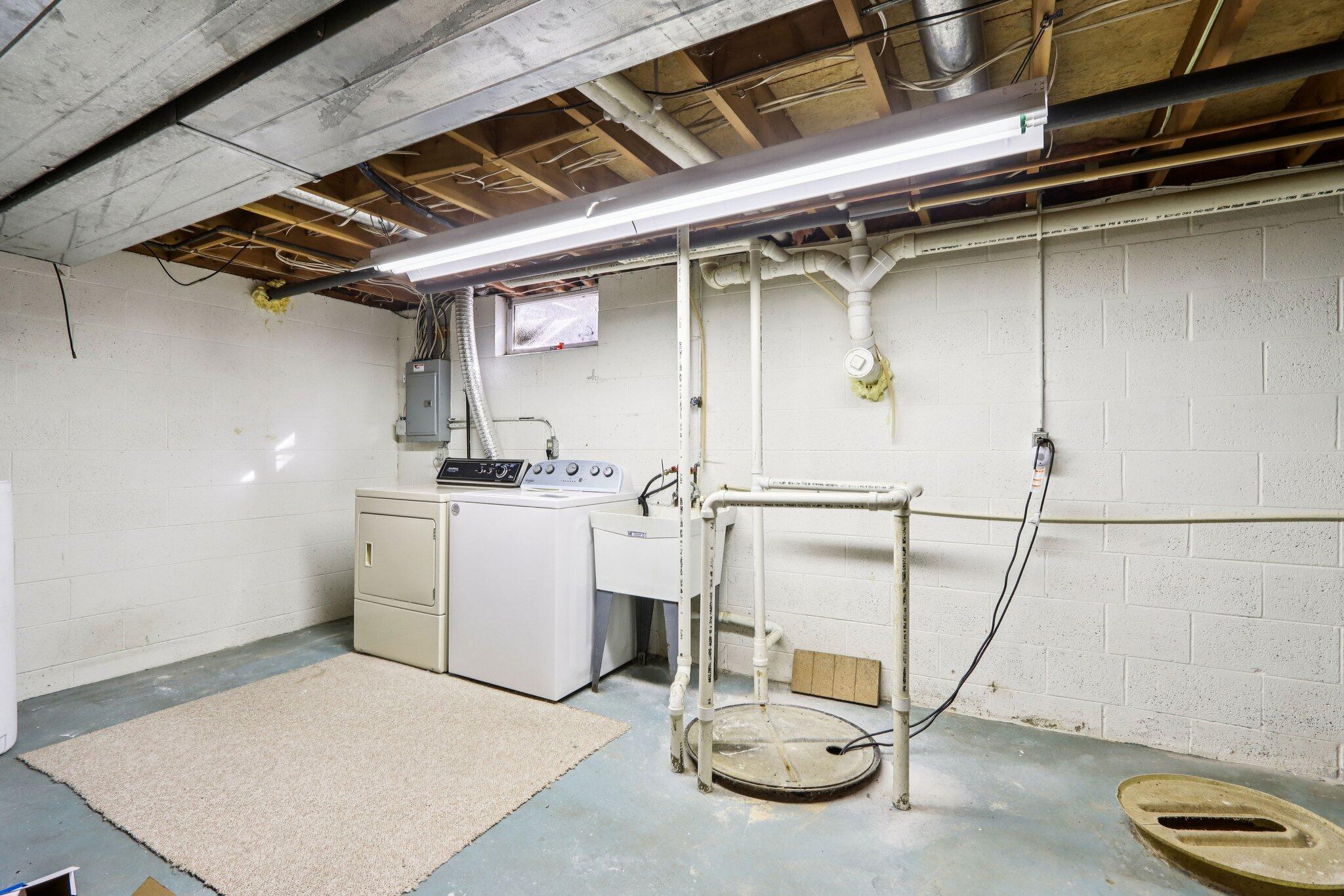 402 South Highland Street, Unit B Wales, WI 53183 - Photo 21 of 30 Laundry