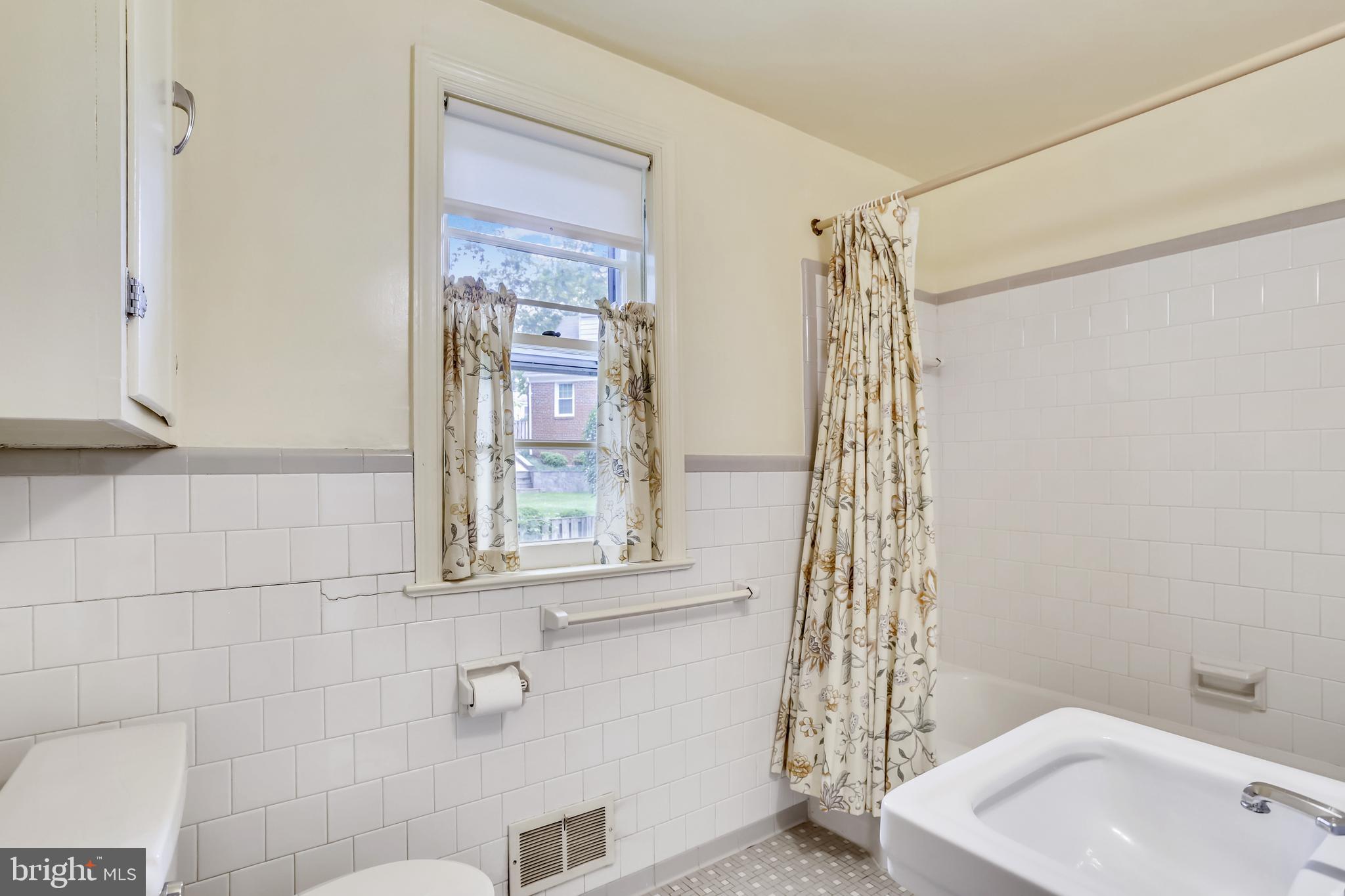 6303 Valley Road Bethesda, MD 20817 - Photo 20 of 39