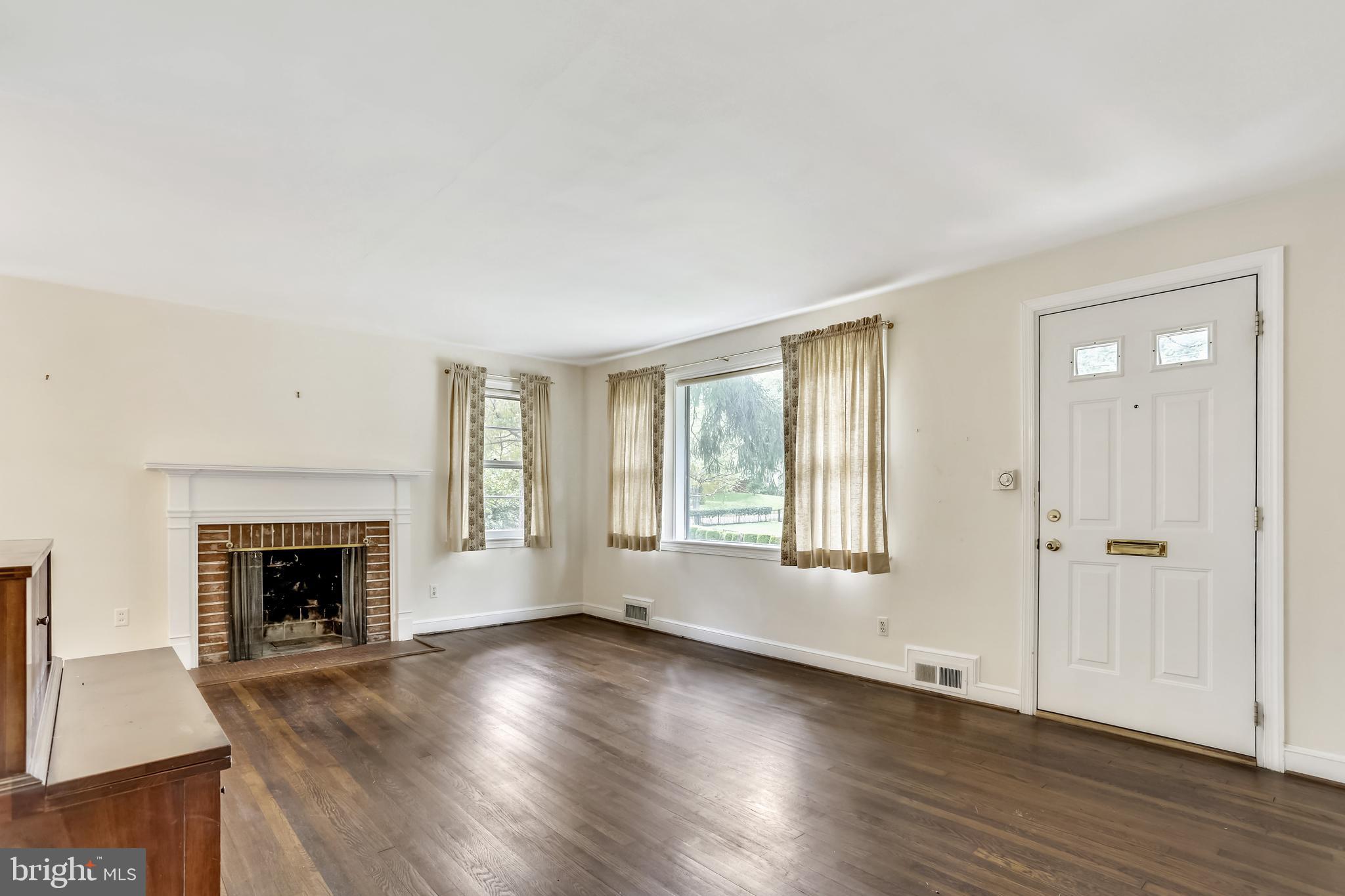 6303 Valley Road Bethesda, MD 20817 - Photo 4 of 39