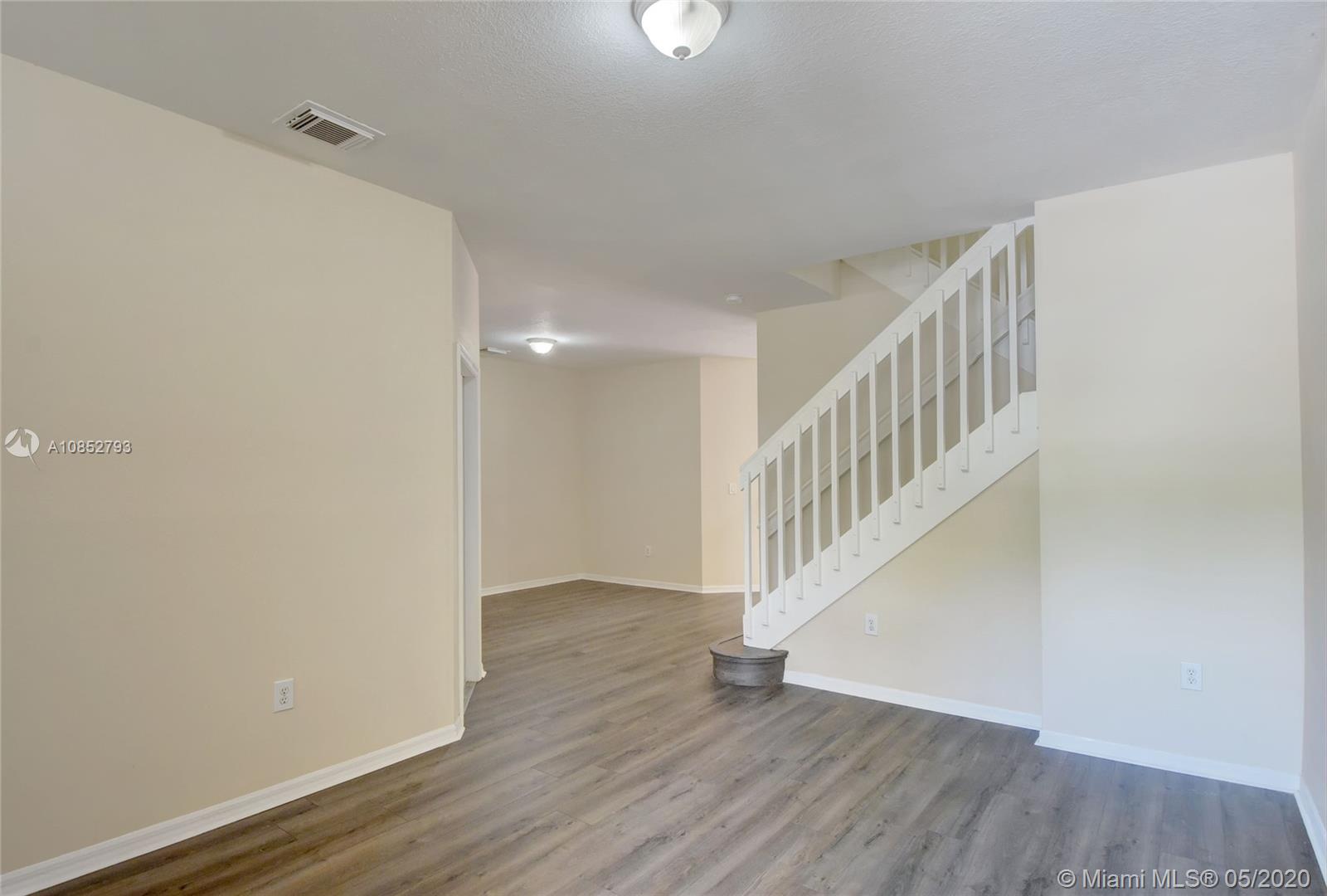16673 Southwest 80th Terrace Miami, FL 33193 - Photo 4 of 25