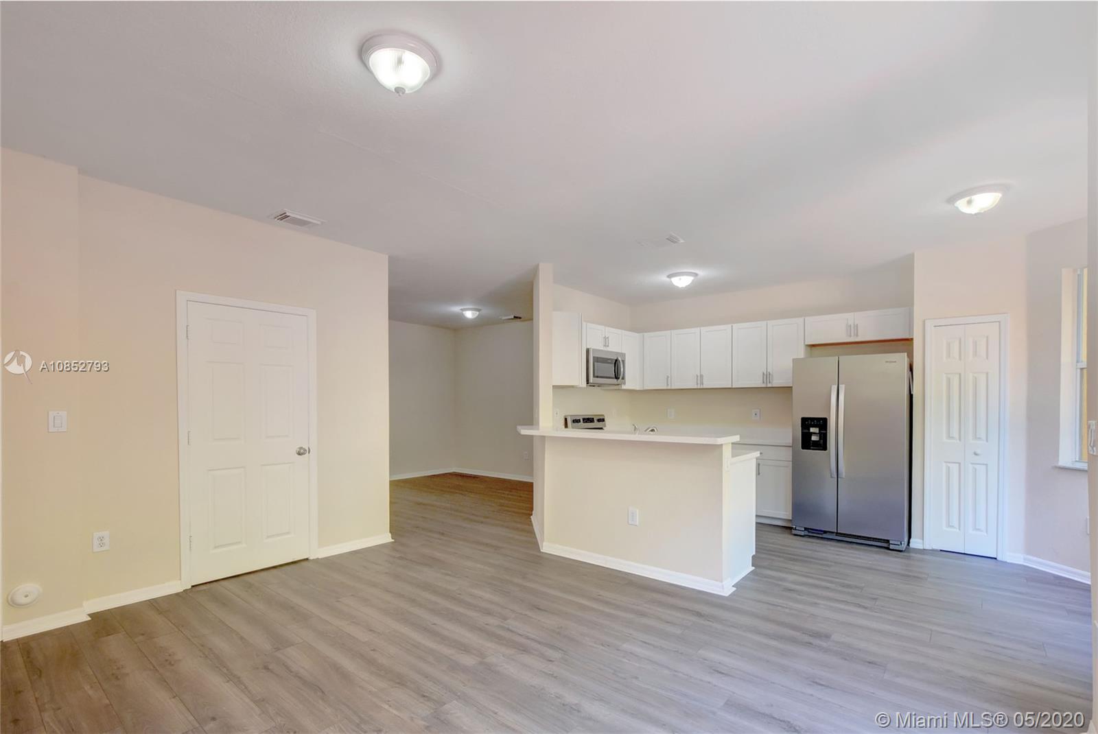 16673 Southwest 80th Terrace Miami, FL 33193 - Photo 10 of 25