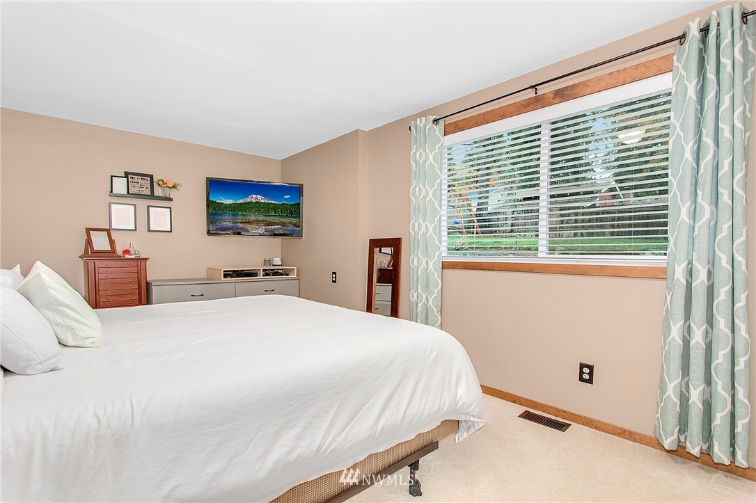 227 161st Street Southeast Bothell, WA 98012 - Photo 22 of 25 Gallery Image 22