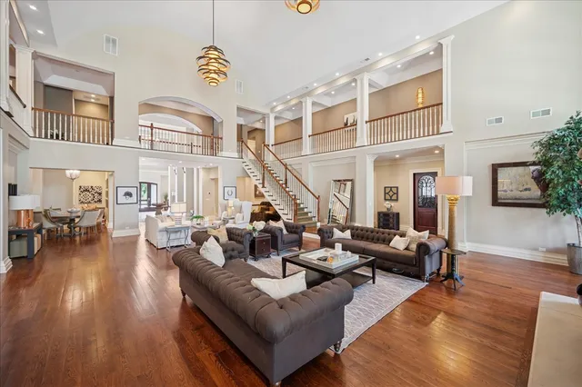 $4,999,000 | 24 Bridlewood Road, Northbrook, IL 60062