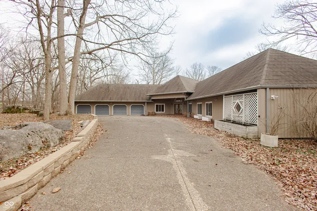 $825,000 | 1550 East Pointe Club Drive, Bloomington, IN 47401