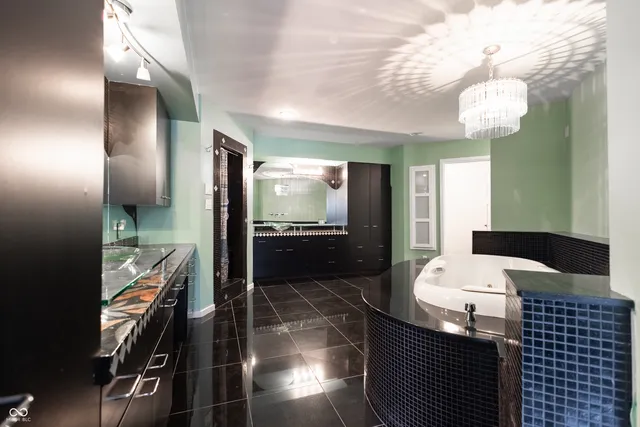 $825,000 | 1550 East Pointe Club Drive, Bloomington, IN 47401