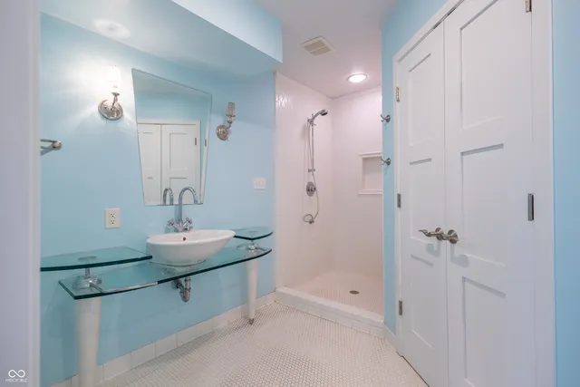 $825,000 | 1550 East Pointe Club Drive, Bloomington, IN 47401