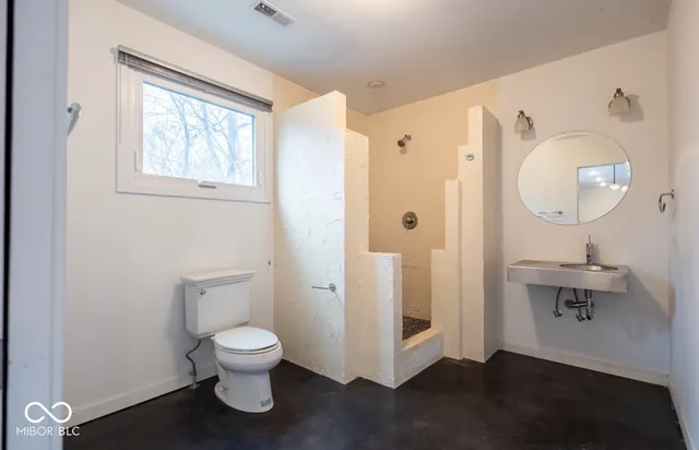 $825,000 | 1550 East Pointe Club Drive, Bloomington, IN 47401