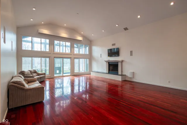 $825,000 | 1550 East Pointe Club Drive, Bloomington, IN 47401