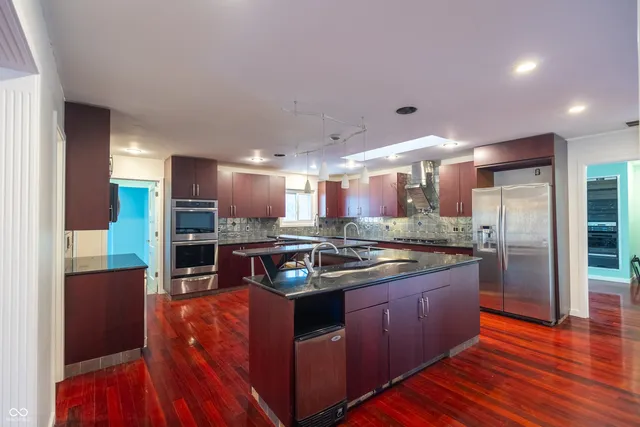 $825,000 | 1550 East Pointe Club Drive, Bloomington, IN 47401