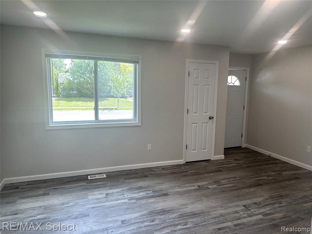 3302 Miller Road Flint, MI 48503 - Photo 9 of 15