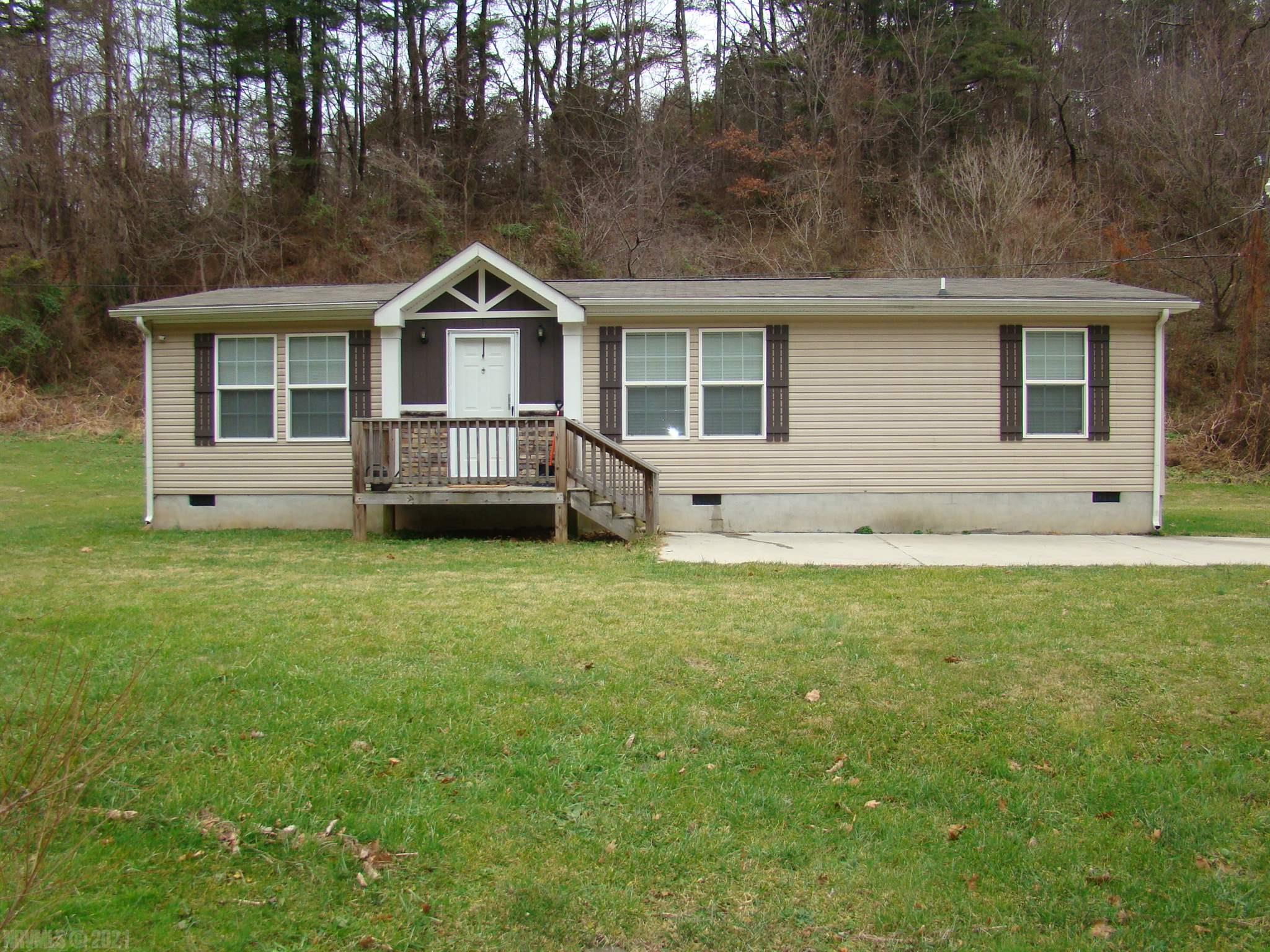3345 Old Rte 100 Pulaski, VA 24301 - Photo 2 of 23 Gallery Image 2