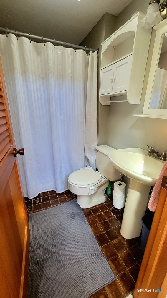 114 Murlyn Road Hamden, CT 06518 - Photo 22 of 31 Gallery Image 22