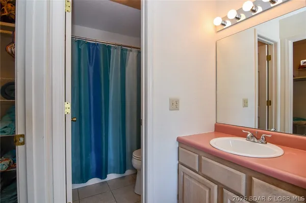 $289,900 | 158 Regatta Bay Circle, Unit 4E, Lake Ozark, MO 65049