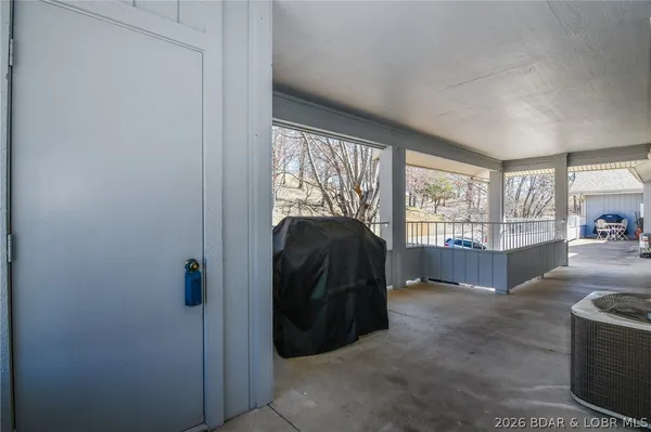 $289,900 | 158 Regatta Bay Circle, Unit 4E, Lake Ozark, MO 65049