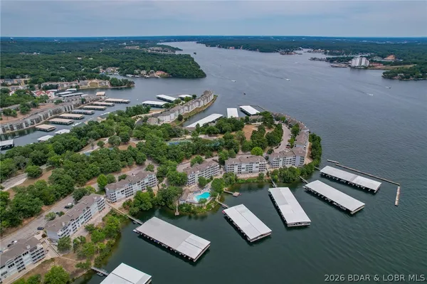 $289,900 | 158 Regatta Bay Circle, Unit 4E, Lake Ozark, MO 65049