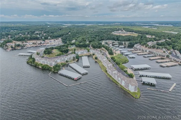 $289,900 | 158 Regatta Bay Circle, Unit 4E, Lake Ozark, MO 65049