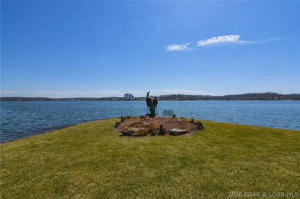 $289,900 | 158 Regatta Bay Circle, Unit 4E, Lake Ozark, MO 65049
