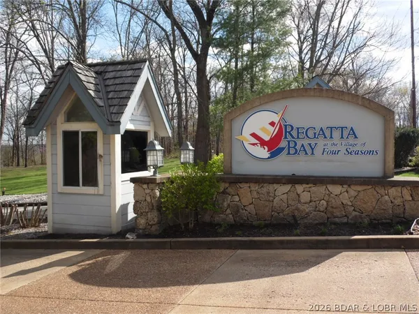 $289,900 | 158 Regatta Bay Circle, Unit 4E, Lake Ozark, MO 65049