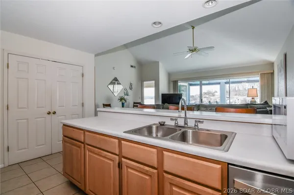 $289,900 | 158 Regatta Bay Circle, Unit 4E, Lake Ozark, MO 65049