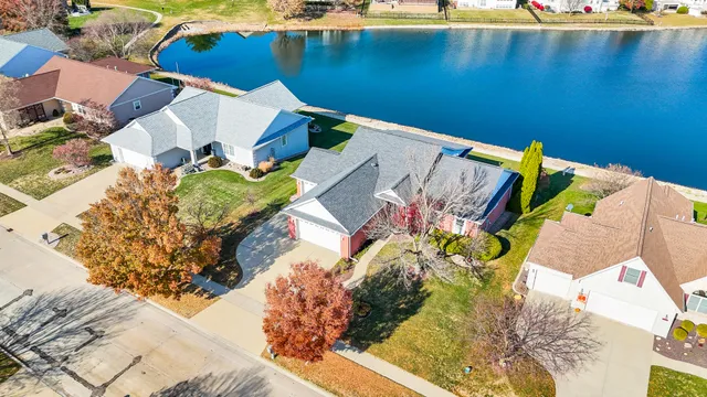 $425,000 | 2918 Rutherford Drive, Urbana, IL 61802