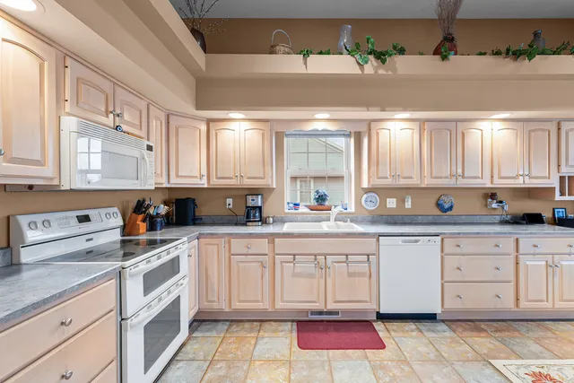 $425,000 | 2918 Rutherford Drive, Urbana, IL 61802